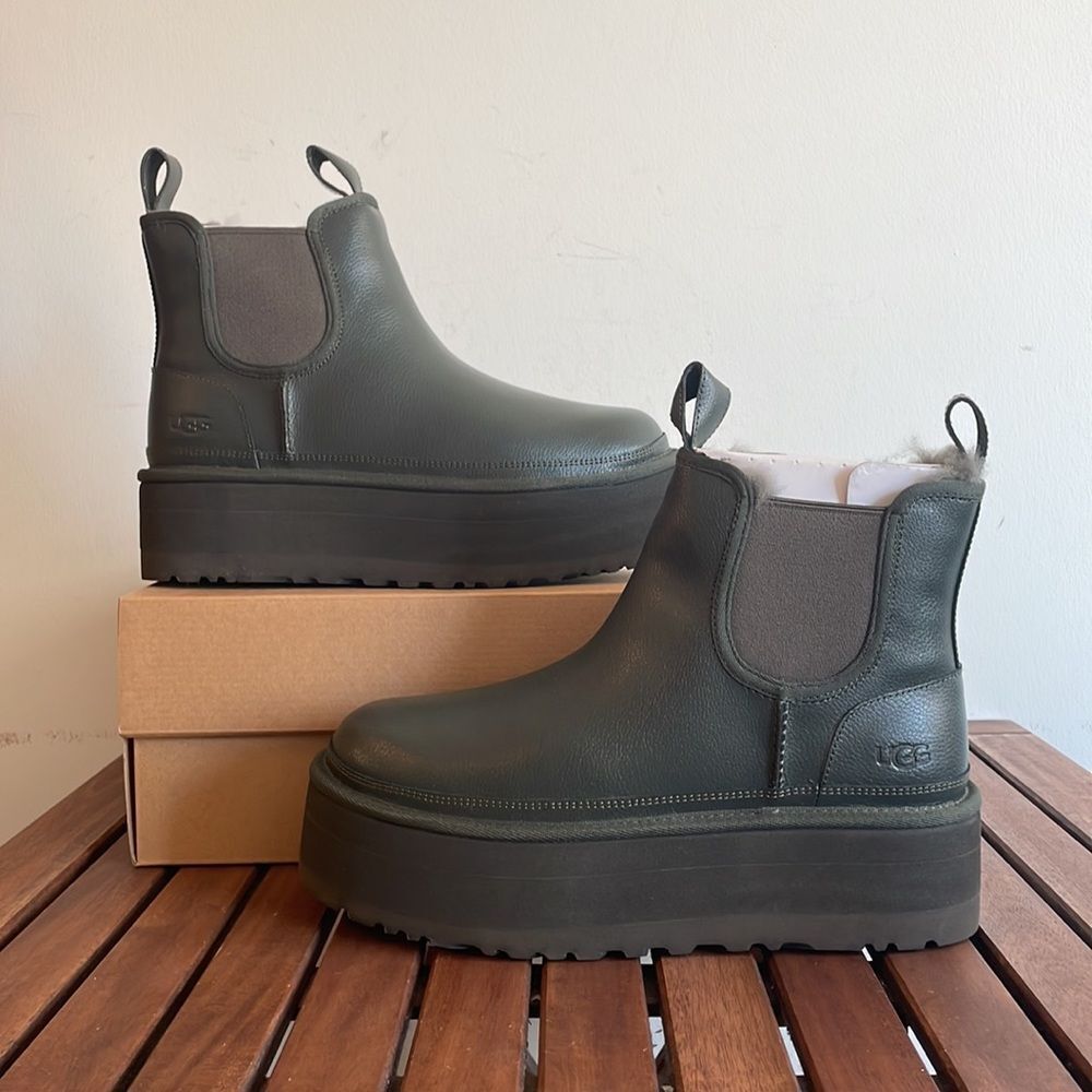 UGG Neumel Platform Chelsea Boots Forest Night Women Size 9 - Picture 3 of 15